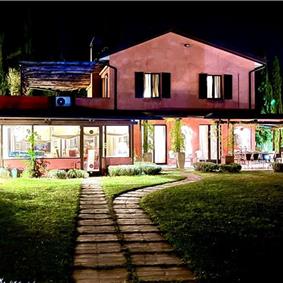 5 bedroom villa with pool and tennis court near San Gimignano, sleeps 10